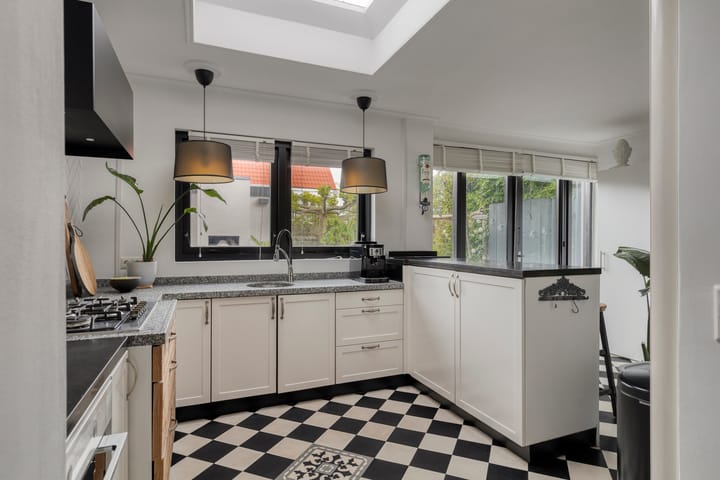 Tussenwoning te koop: Lijsterbeslaan 4, Pijnacker