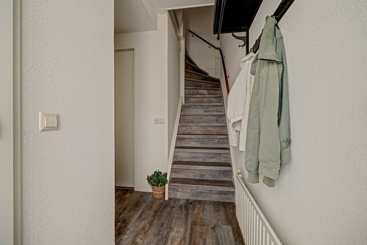 Twee-onder-één-kap te koop: Dijkstraat 9, Rhenoy