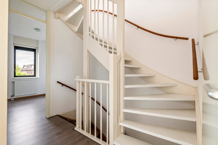 Tussenwoning te koop: Zwanenbloem 35, Elst (Ge)