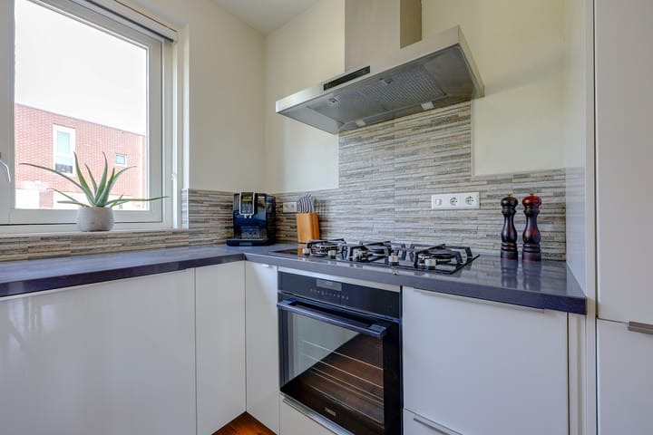Tussenwoning te koop: Sigmundplantsoen 58, Almere