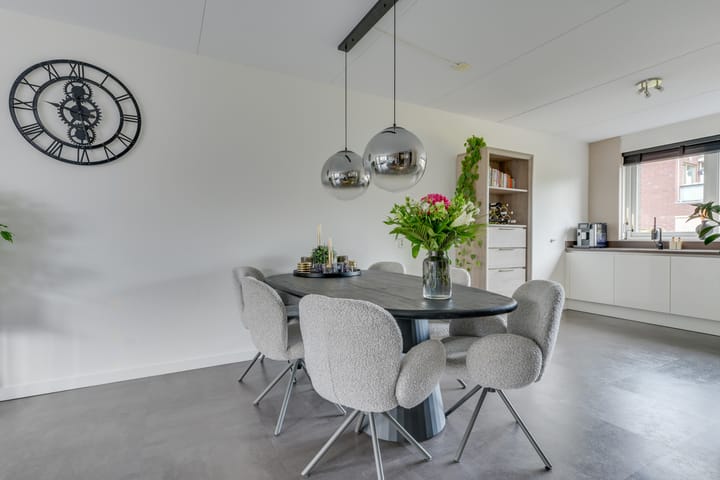 Tussenwoning te koop: Oeverzeggeweg 70, Heerhugowaard