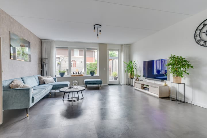 Tussenwoning te koop: Oeverzeggeweg 70, Heerhugowaard