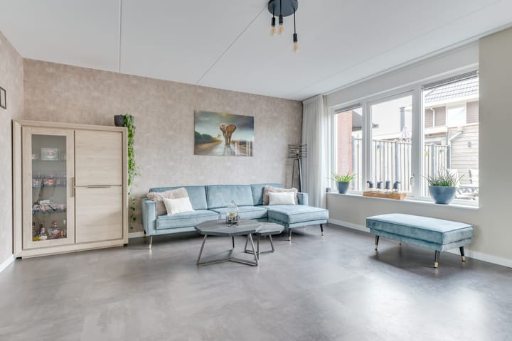 Tussenwoning te koop: Oeverzeggeweg 70, Heerhugowaard