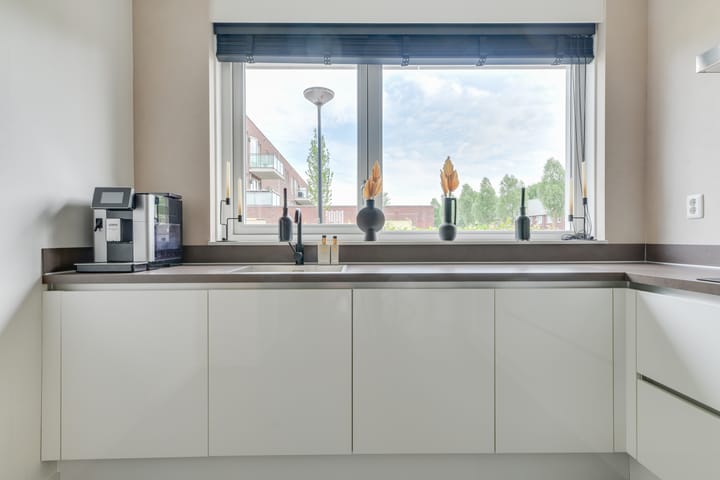 Tussenwoning te koop: Oeverzeggeweg 70, Heerhugowaard