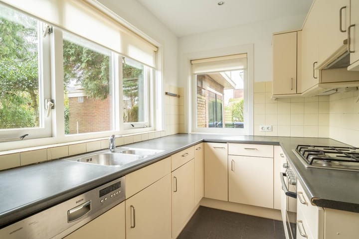 Twee-onder-één-kap te huur: Godelindeweg 56, Naarden