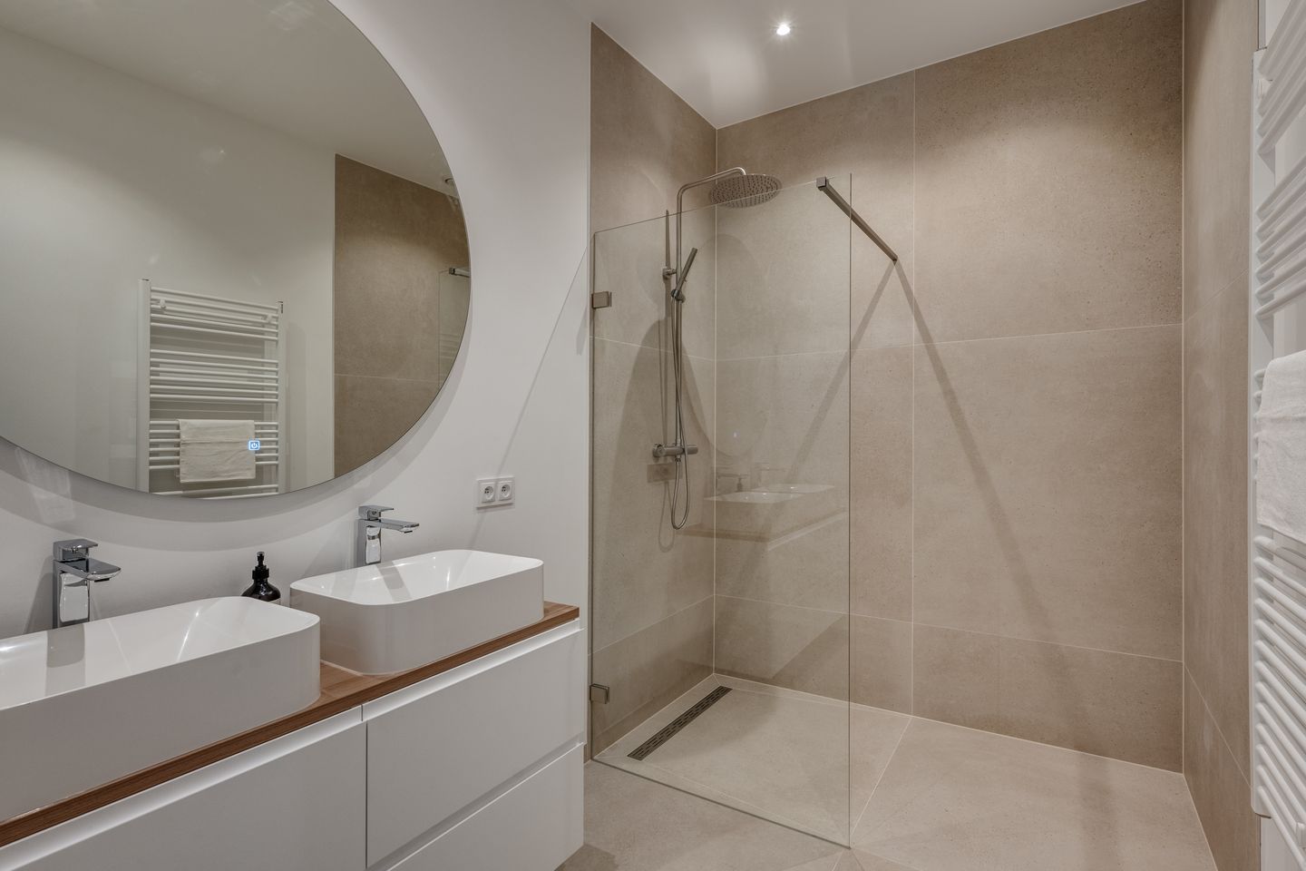 Photo 10 of Schoutenstraat 10-A