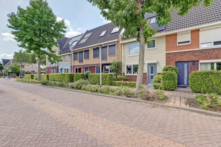 Tussenwoning te koop: Biezenweide 94, Hendrik-Ido-Ambacht
