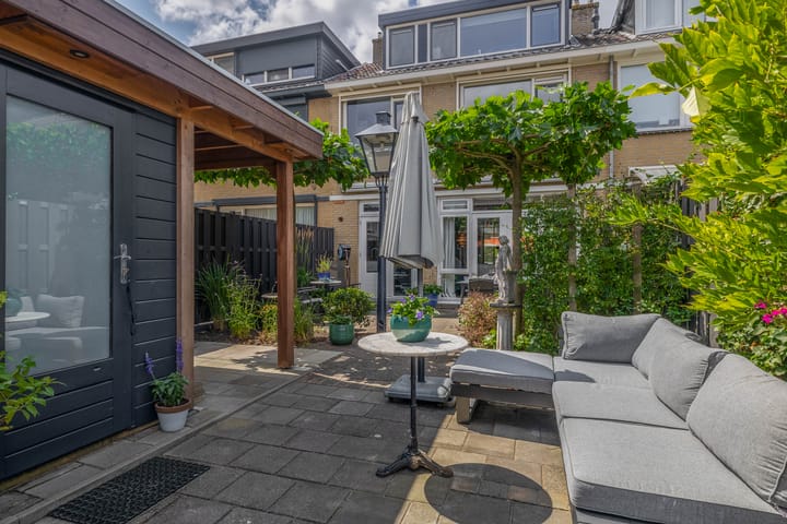 Foto 4 van Cornelis Outshoornstraat 8