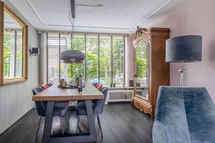 Tussenwoning te koop: Cornelis Outshoornstraat 8, Rotterdam