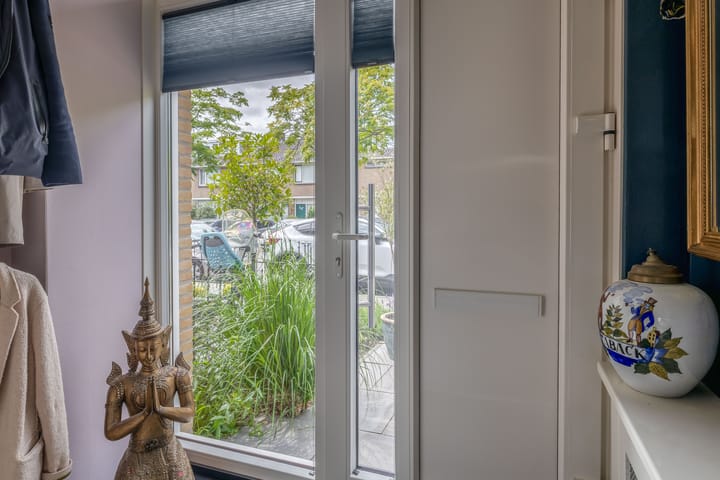 Tussenwoning te koop: Cornelis Outshoornstraat 8, Rotterdam