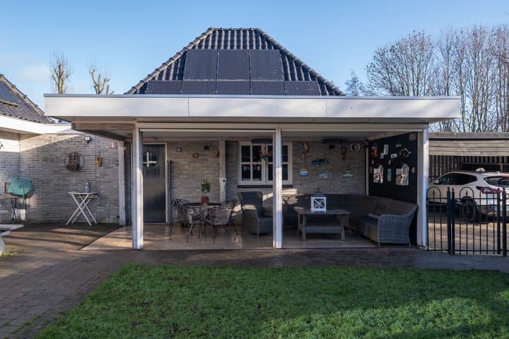 Vrijstaande woning te koop: De Gracht 1, Zwaagdijk-Oost
