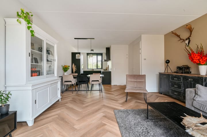Tussenwoning te koop: A.J. van der Wielstraat 124, Barneveld