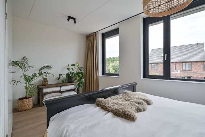 Tussenwoning te koop: A.J. van der Wielstraat 124, Barneveld