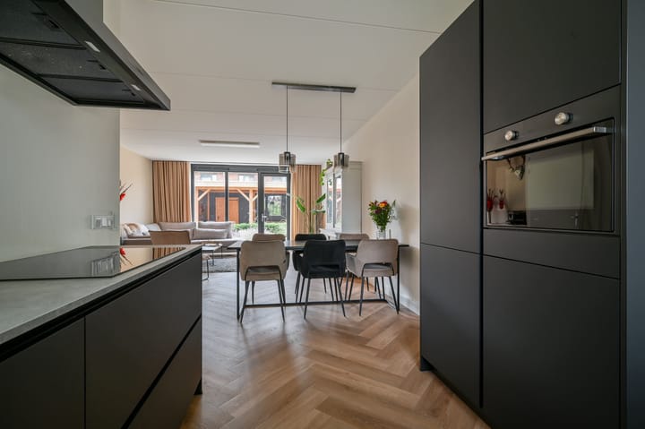 Tussenwoning te koop: A.J. van der Wielstraat 124, Barneveld