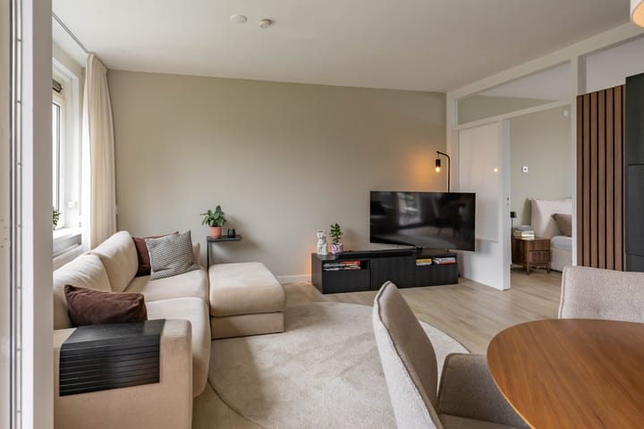 Appartement te koop: Admiraal de Ruyterlaan 20, Groningen