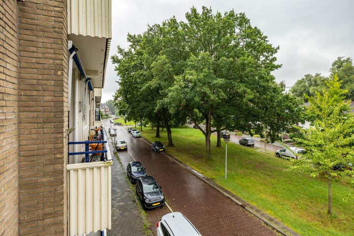 Appartement te koop: Admiraal de Ruyterlaan 20, Groningen