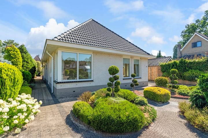 Vrijstaande woning te koop: Heidelaan 47, Ermelo