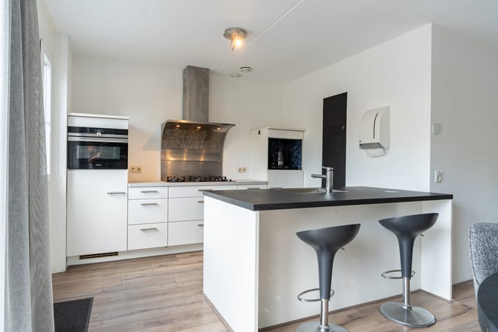 Twee-onder-één-kap te koop: Rudelsheimmarke 7, Zwolle