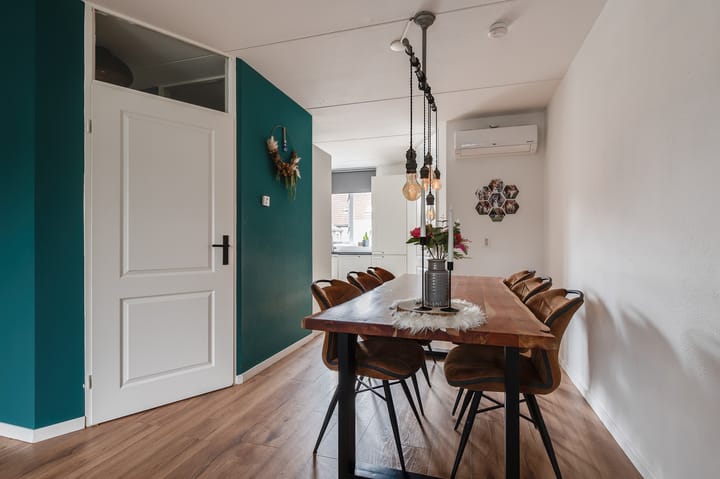 Tussenwoning te koop: Suze Groenewegstraat 33, Tiel