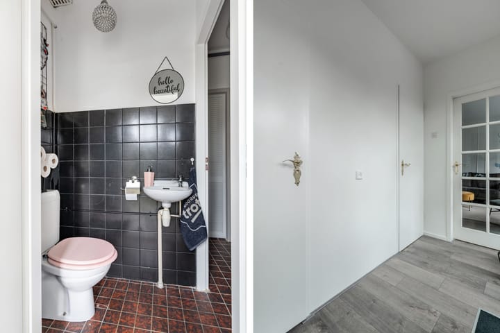 Hoekwoning te koop: Krúswetter 6, Arum