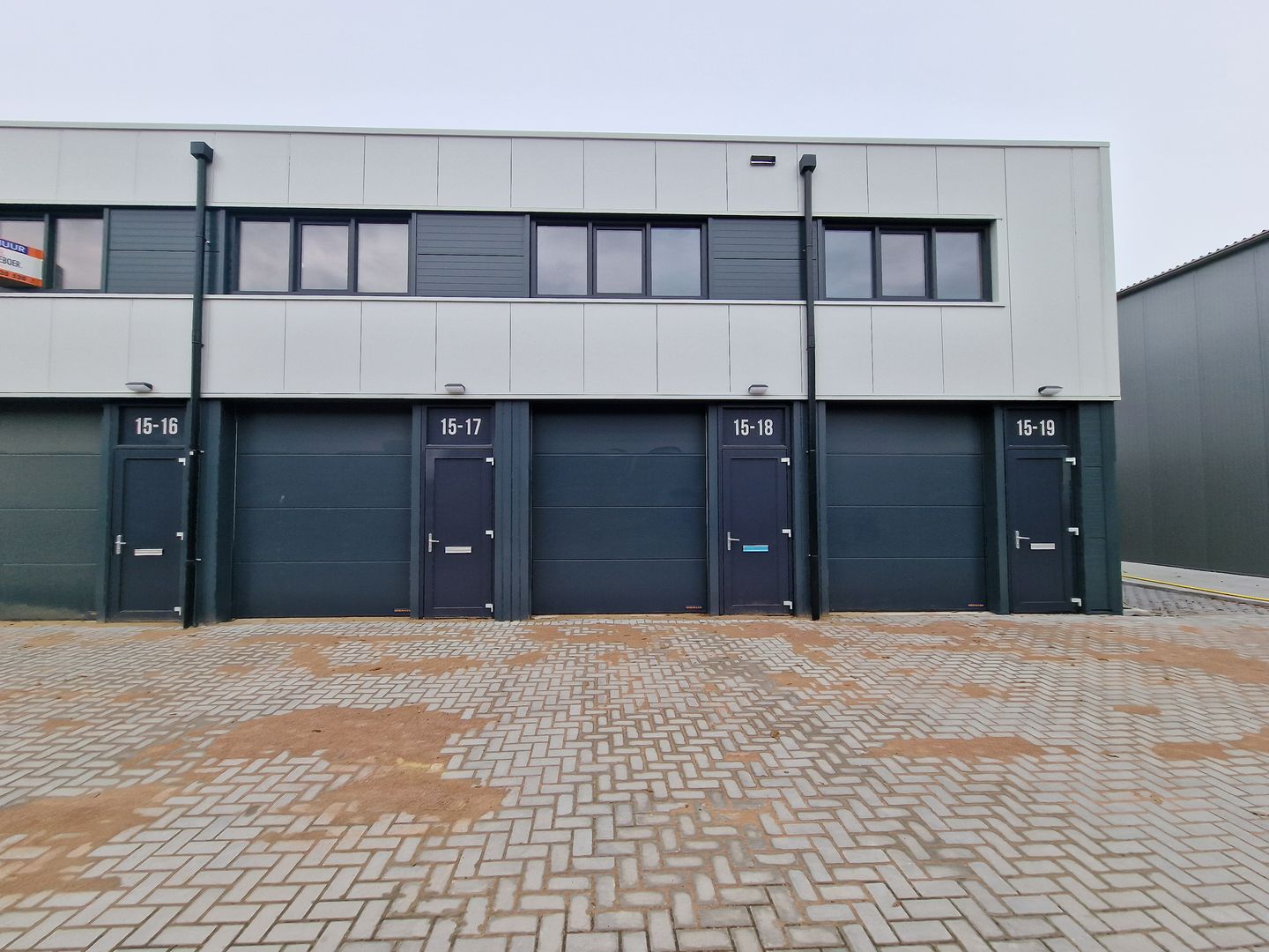 Bekijk foto 2 van Hoornseweg 15-18