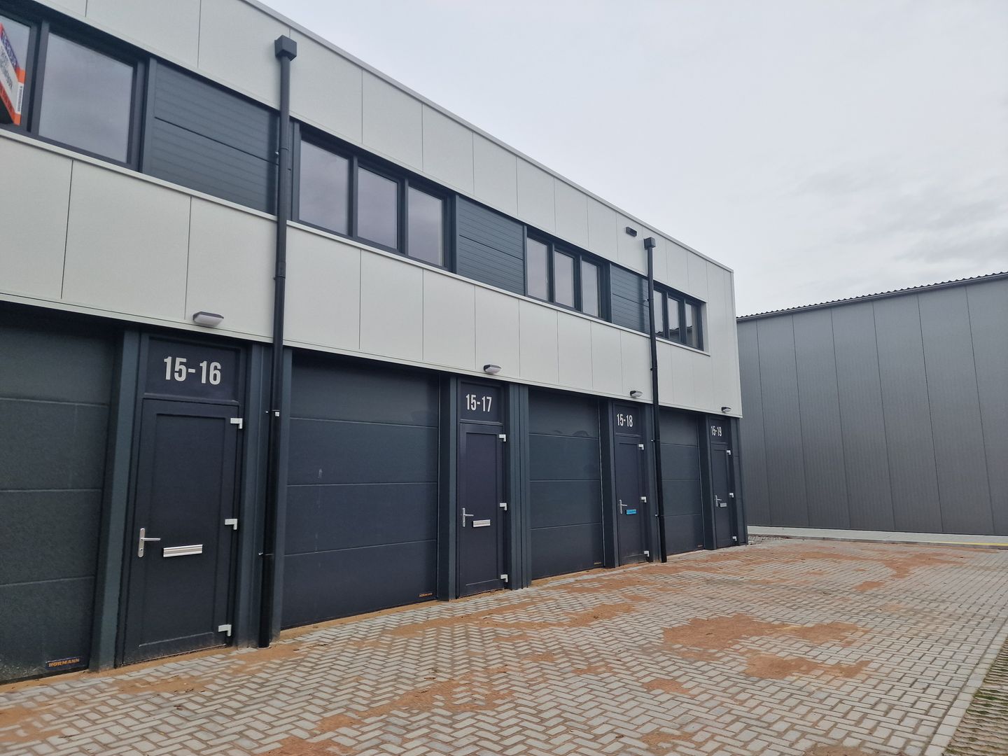 Bekijk foto 1 van Hoornseweg 15-18