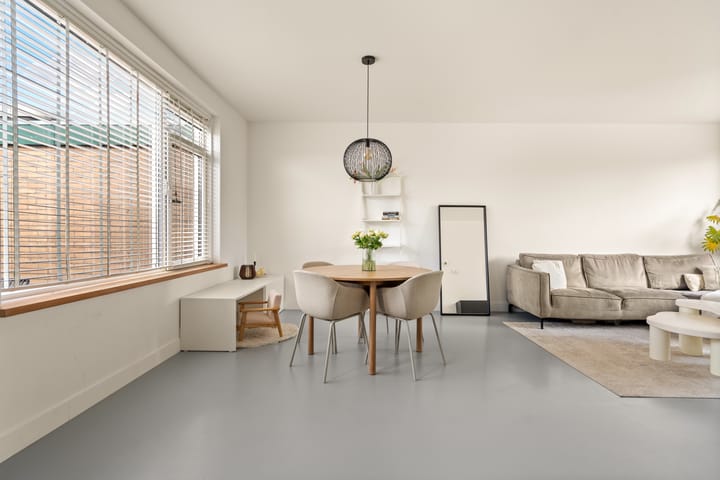 Hoekwoning te koop: Sluisstraat 16, Oostknollendam