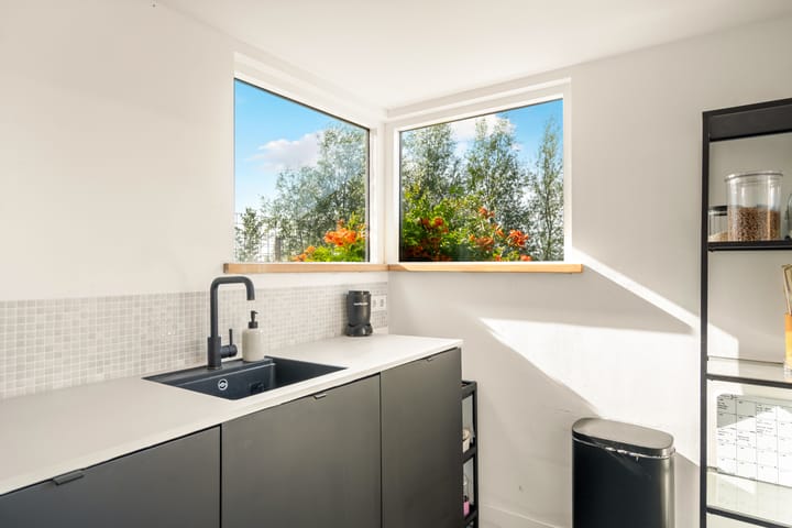 Hoekwoning te koop: Sluisstraat 16, Oostknollendam