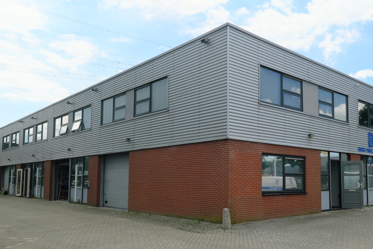 Bekijk foto 2 van Jade 208