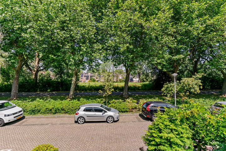 Tussenwoning te koop: Liszthof 17, Alphen Aan Den Rijn