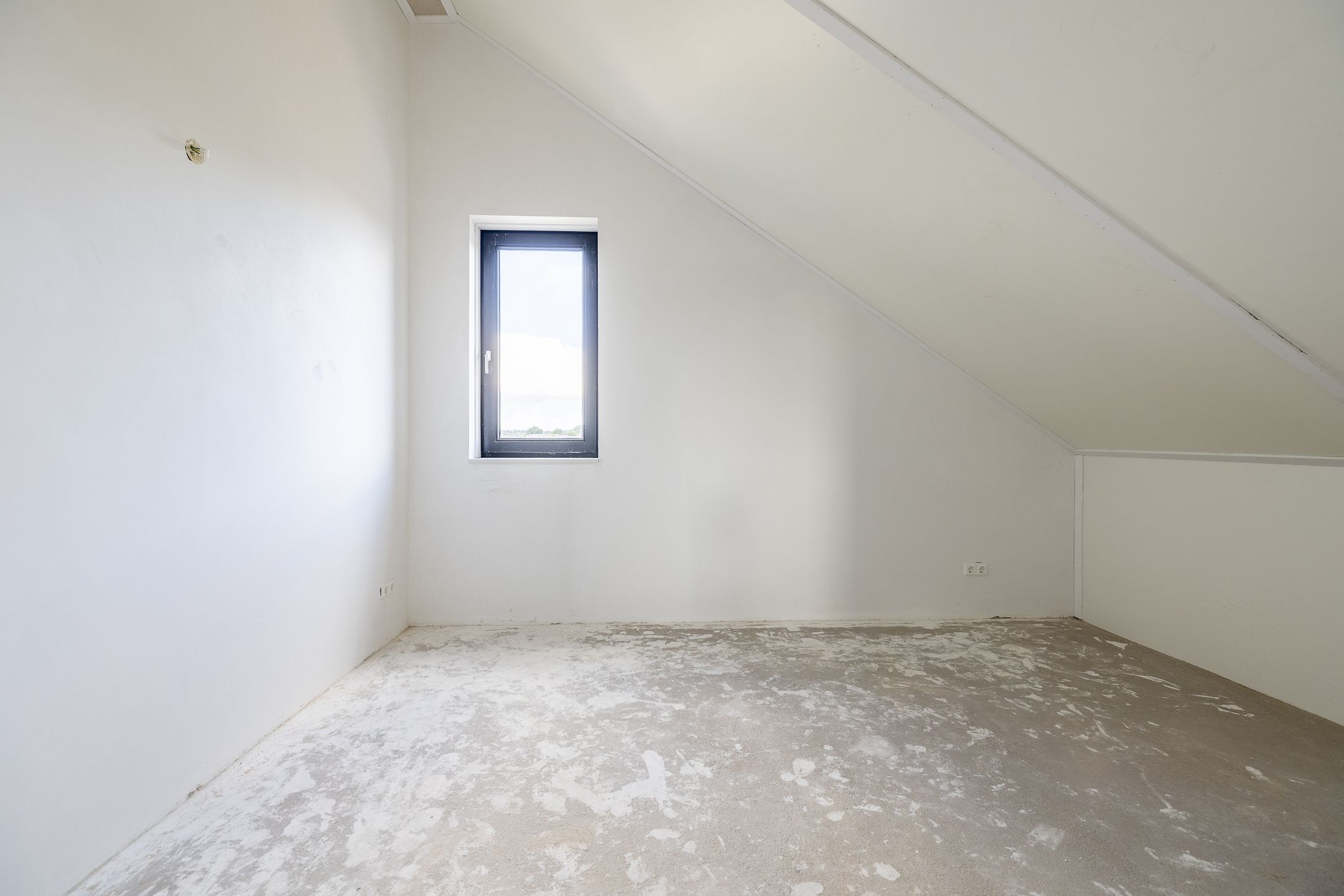 Photo 33 of Smidse 15