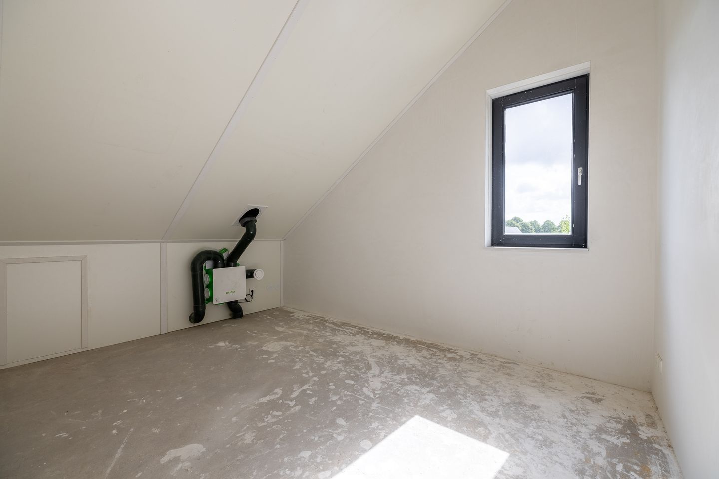 Photo 35 of Smidse 15