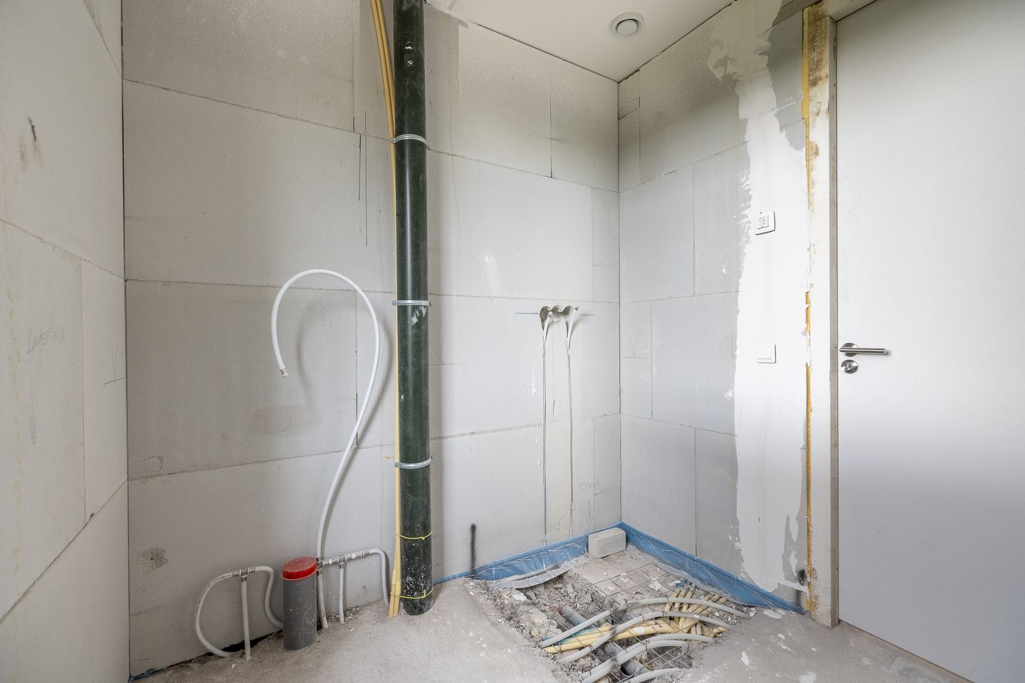 Photo 29 of Smidse 15