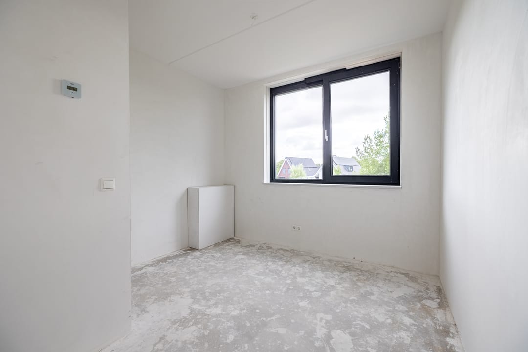 Photo 22 of Smidse 15