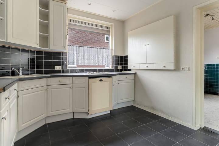 Twee-onder-één-kap te koop: Sint Antoniusstraat 39A, Schijf