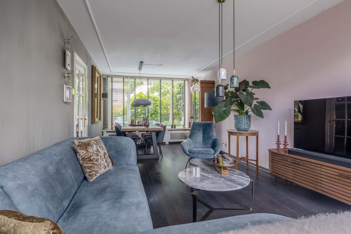 Tussenwoning te koop: Cornelis Outshoornstraat 8, Rotterdam