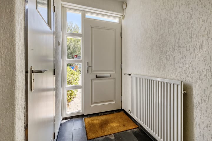 Tussenwoning te koop: Menso Kamerlingh Onneslaan 5, Oegstgeest
