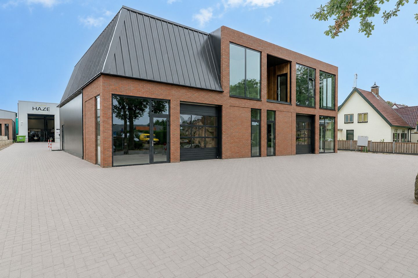 View photo 3 of Waterweg 10