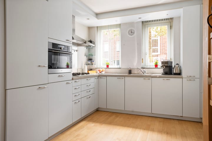 Tussenwoning te koop: Wim Sonneveldstraat 5, 'S-Gravenhage