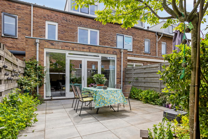 Tussenwoning te koop: Wim Sonneveldstraat 5, 'S-Gravenhage