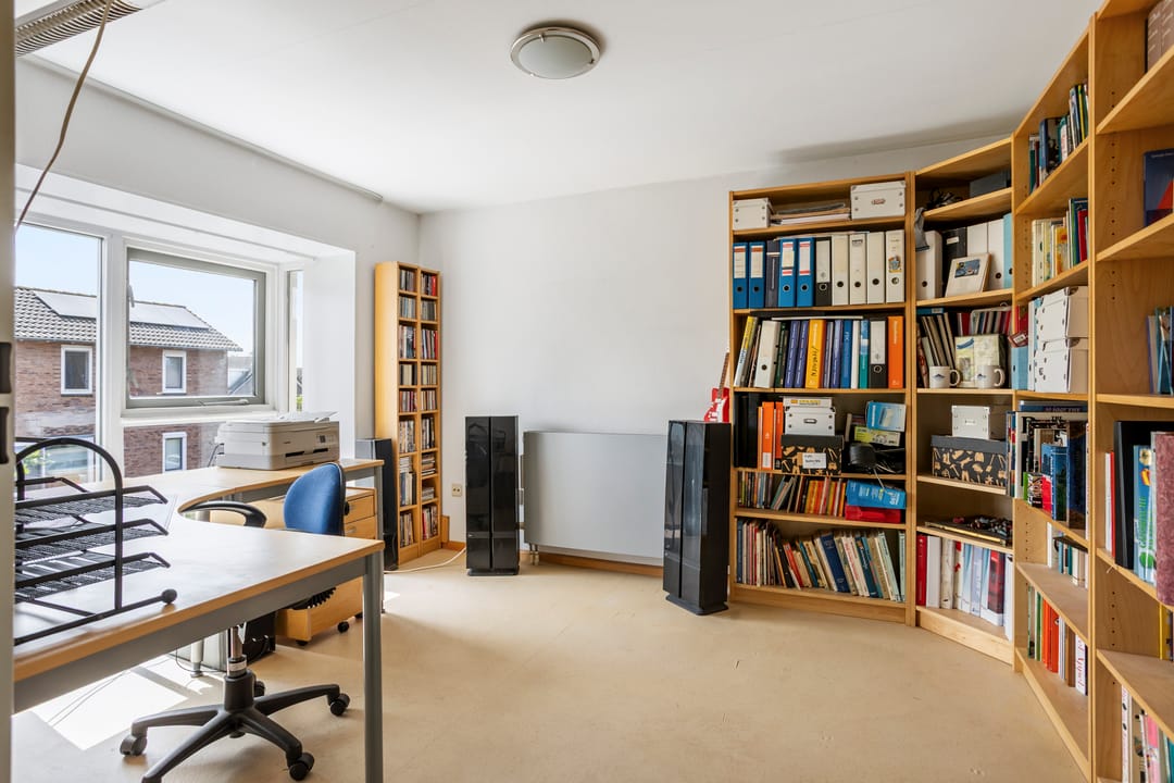 Photo 32 of Wim Sonneveldstraat 5