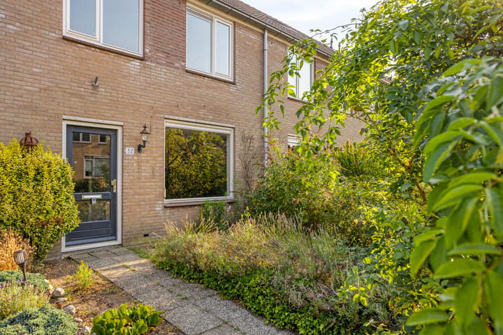 Tussenwoning te koop: Papiermakerserf 32, Eerbeek