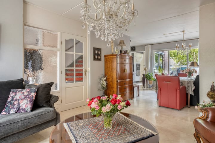Tussenwoning te koop: Hoogewei 76, Goes