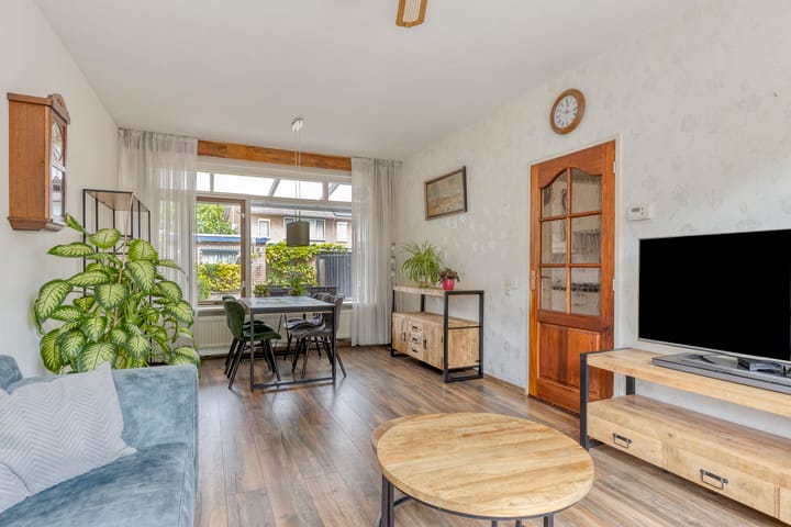 Tussenwoning te koop: Generaal Marshallweg 112, Eindhoven