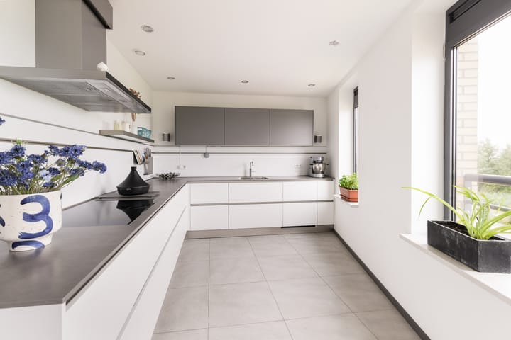 Appartement te koop: Marinaweg 105, Almere