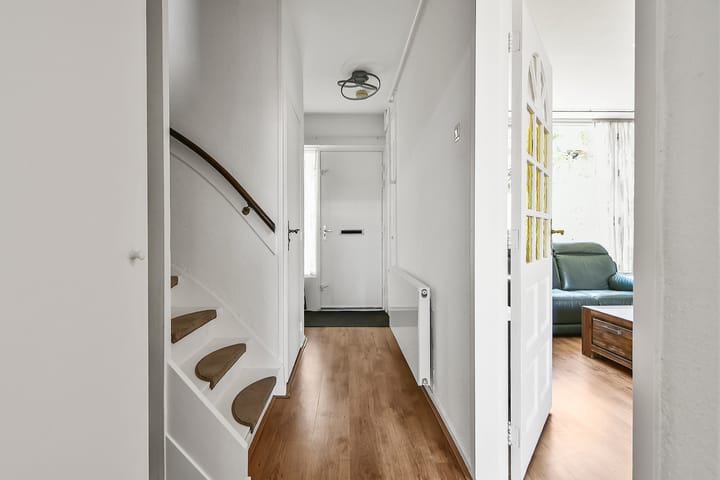 Tussenwoning te koop: Weegbreestraat 33, Nieuw-Vennep
