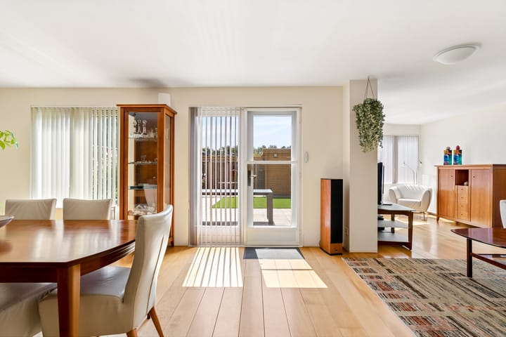 Tussenwoning te koop: Herfststraat 28, Almere