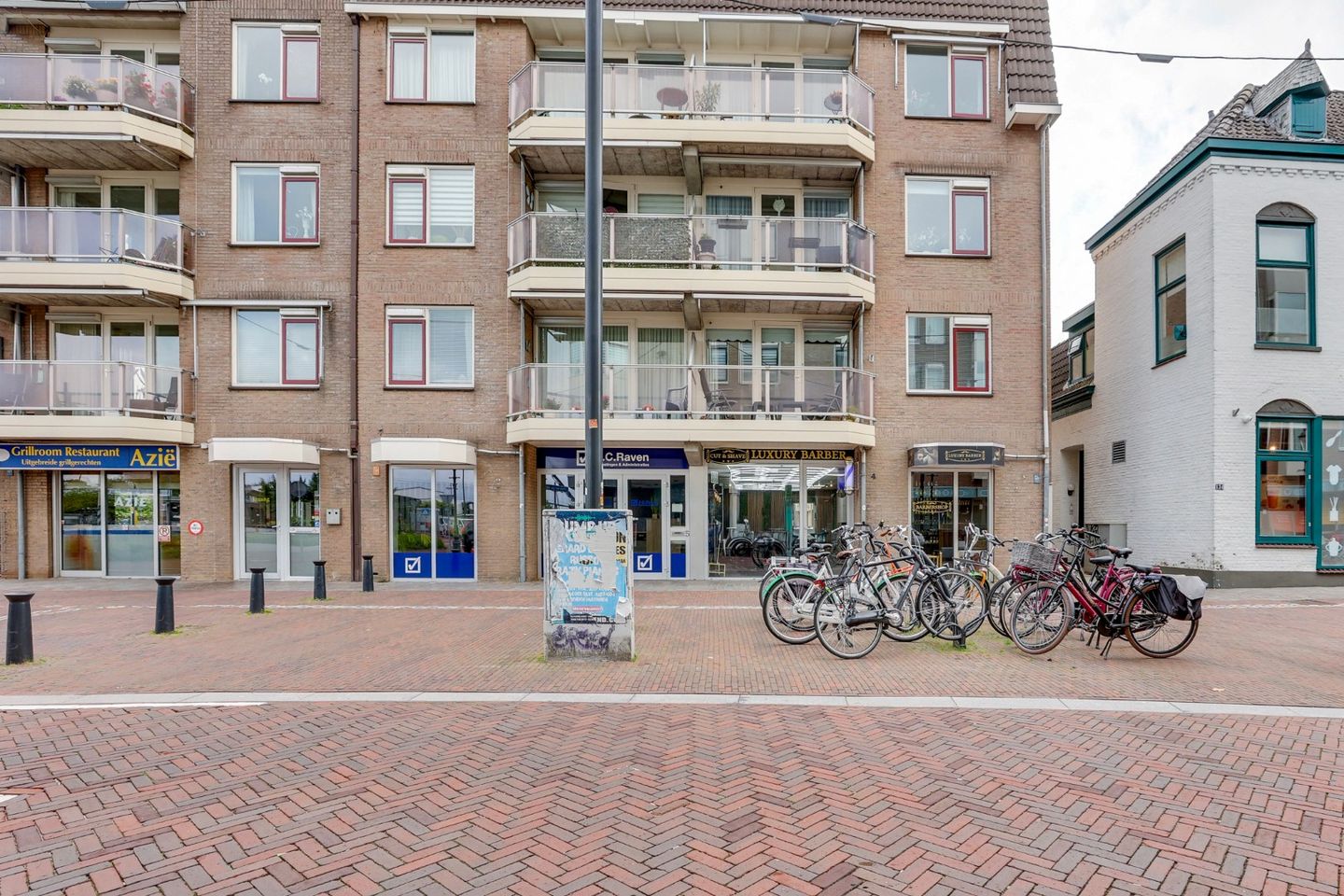 View photo 3 of Stationsplein 4