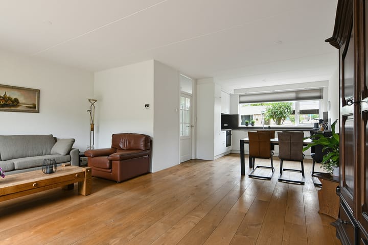 Tussenwoning te koop: Polanen 25, Nieuw-Vennep