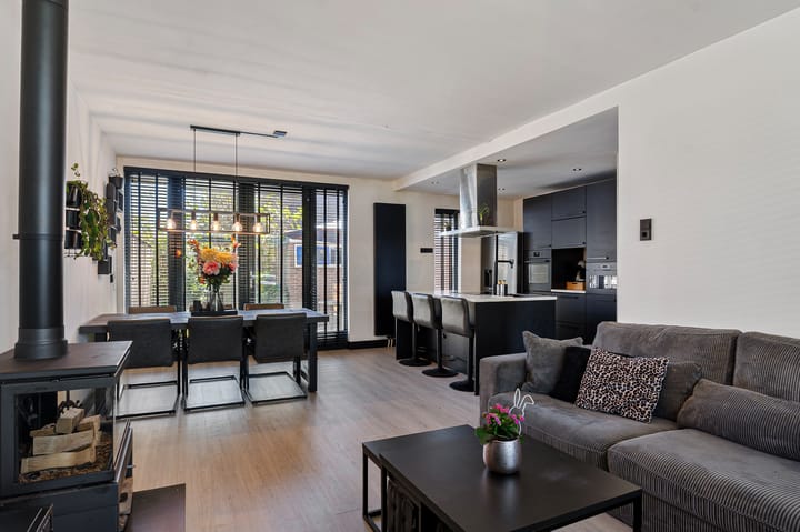 Tussenwoning te koop: Vermeerstraat 34, Zoetermeer